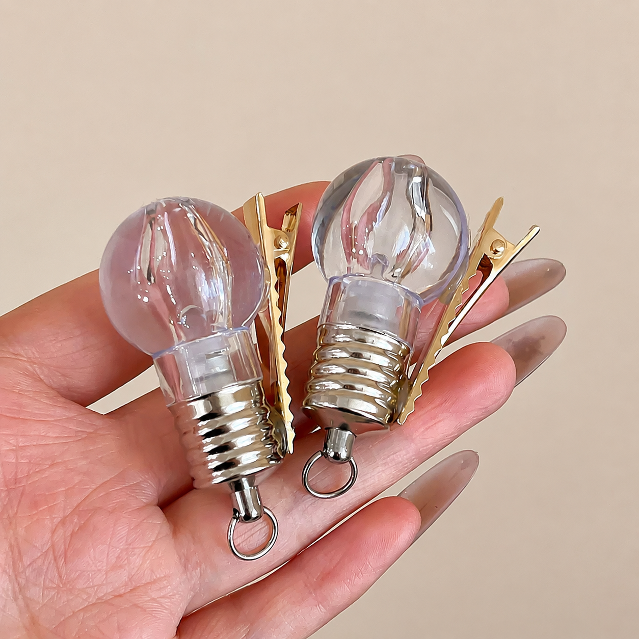 Light Hair Clip