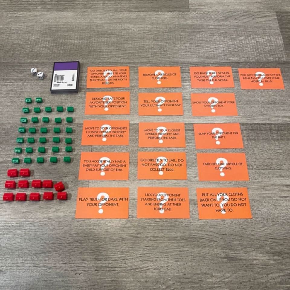 AdultoPoly