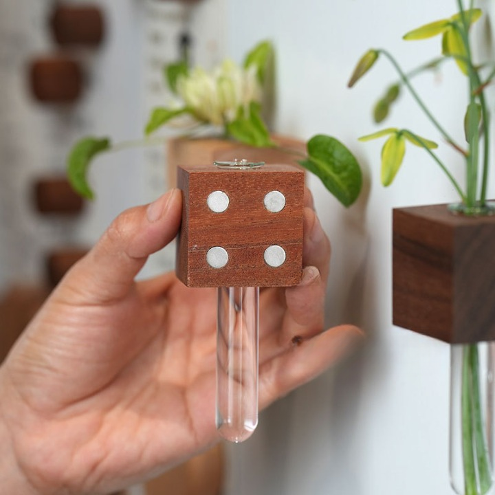 Megnetic Palant Holder