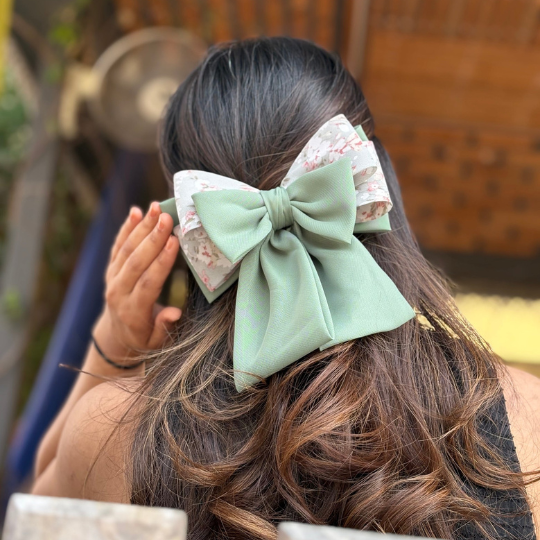Floral Shorty Parisian bow