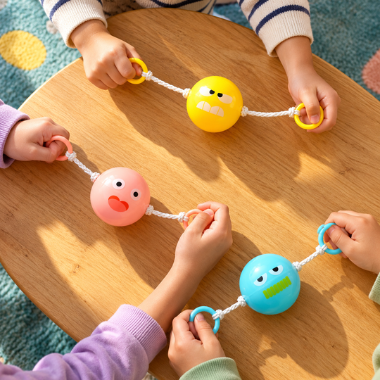 GlowSpin Pull Ball group play
