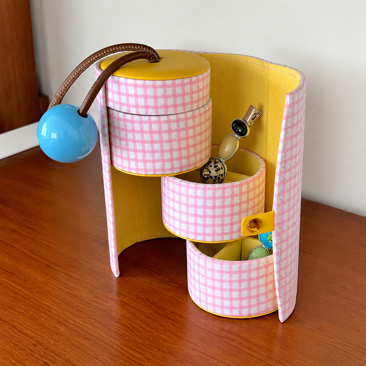 Cherry Twist Jewelry Organizer