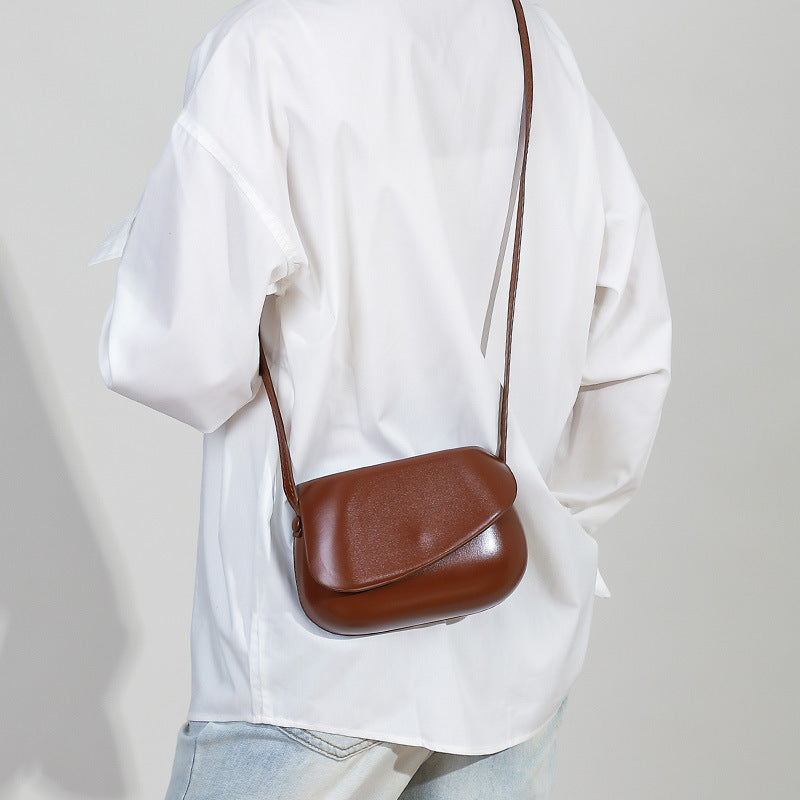 Minimal Curve Shoulder Bags