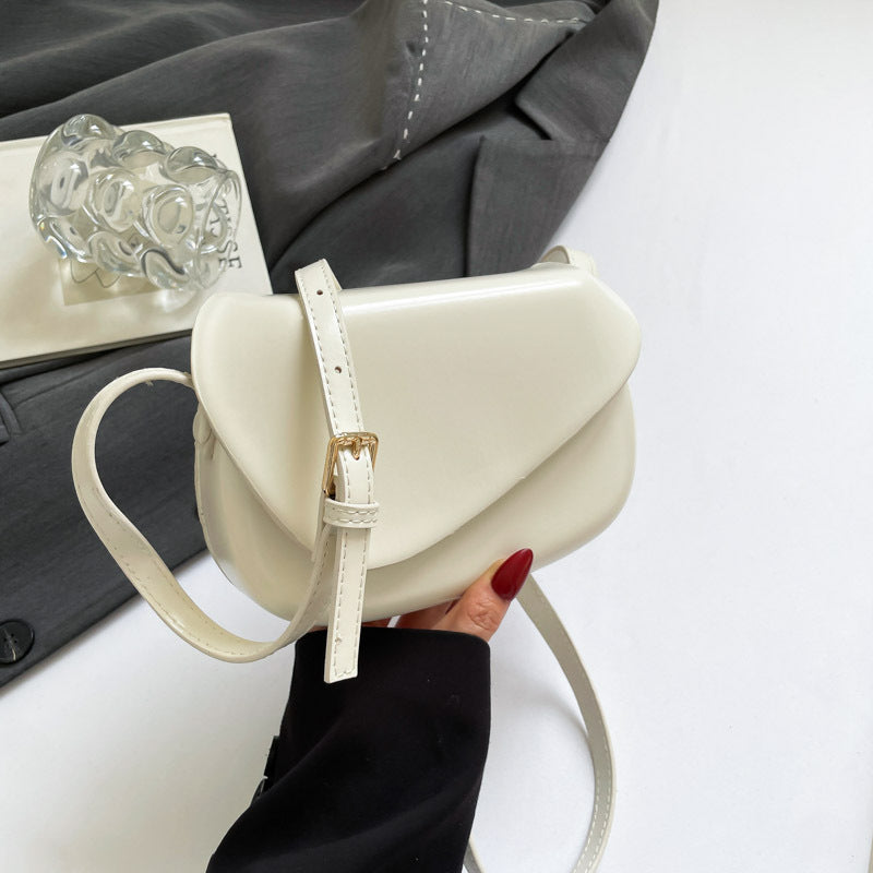 Minimal Curve Shoulder Bags