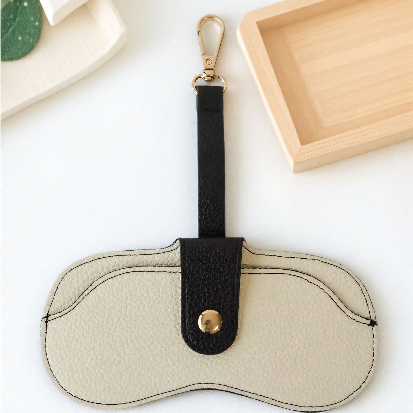 Portable Leather Sunglasses Holder