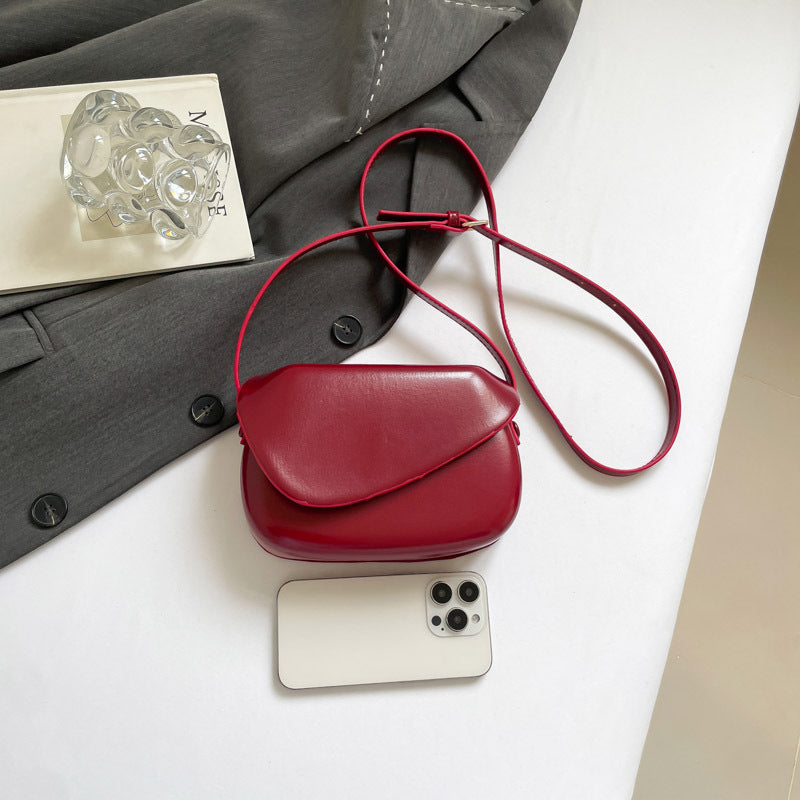 Minimal Curve Shoulder Bags