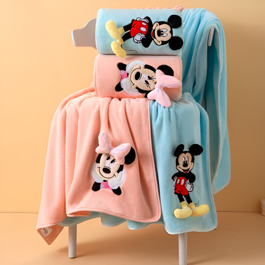 Disney Mickey & Minnie Towel