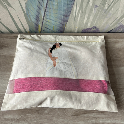 Printed Saree Organizer Bag (16 X 14 Inches)