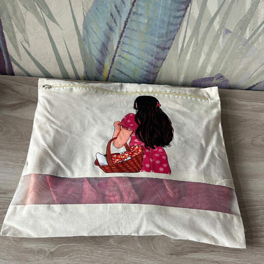 Printed Saree Organizer Bag (16 X 14 Inches)