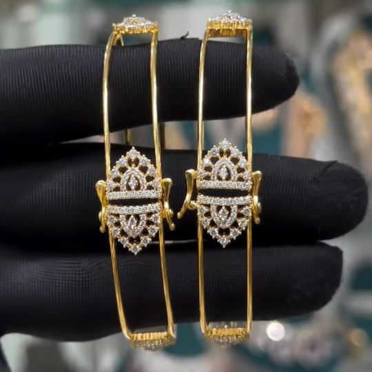 Elegant Openable Bangle Frame