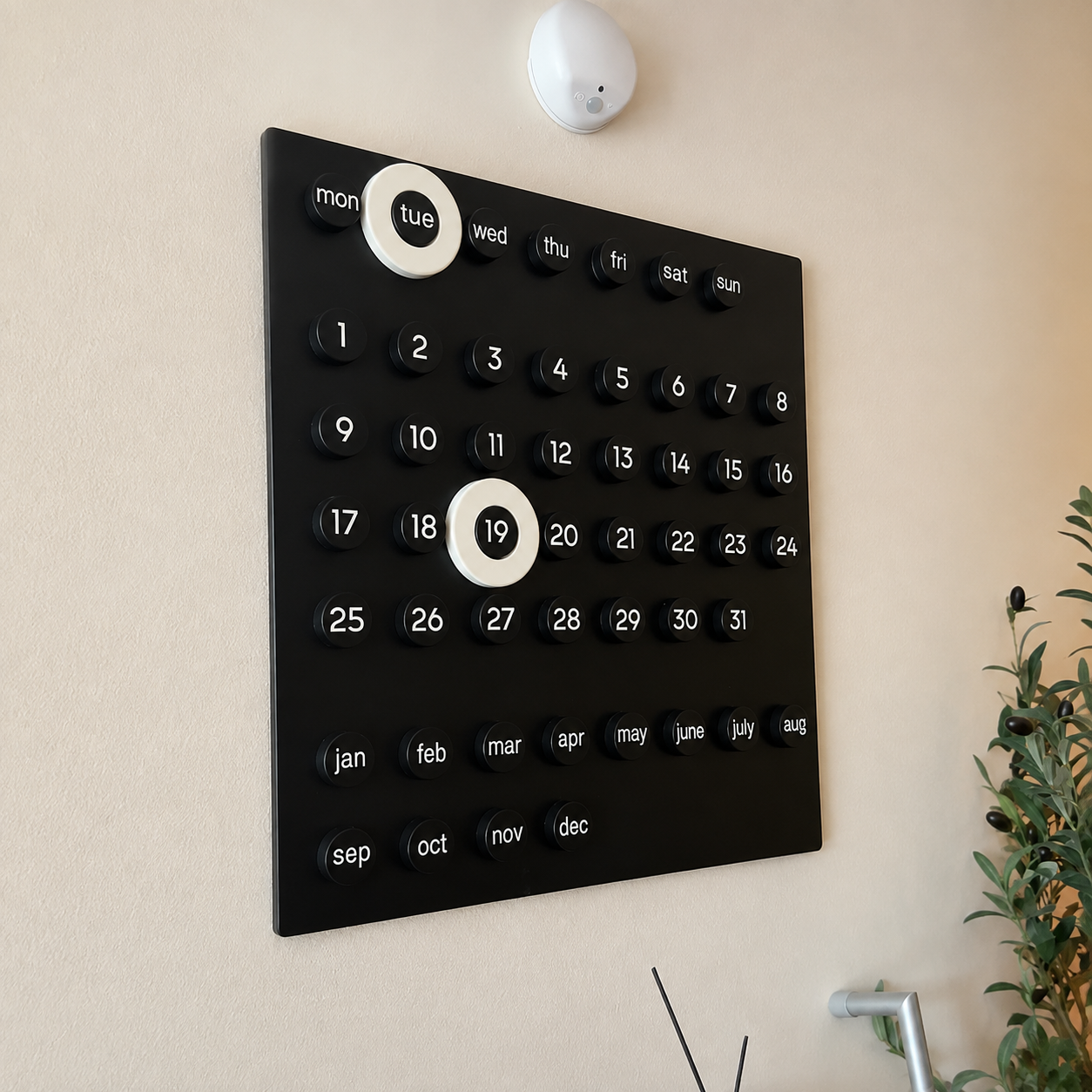 Forever Ring a Date Calendar