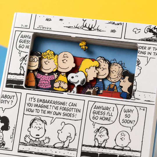 Close view of the Comic Peek Notebook layered window