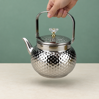 Structured arch handle of the Hammered design Brewing Kettle