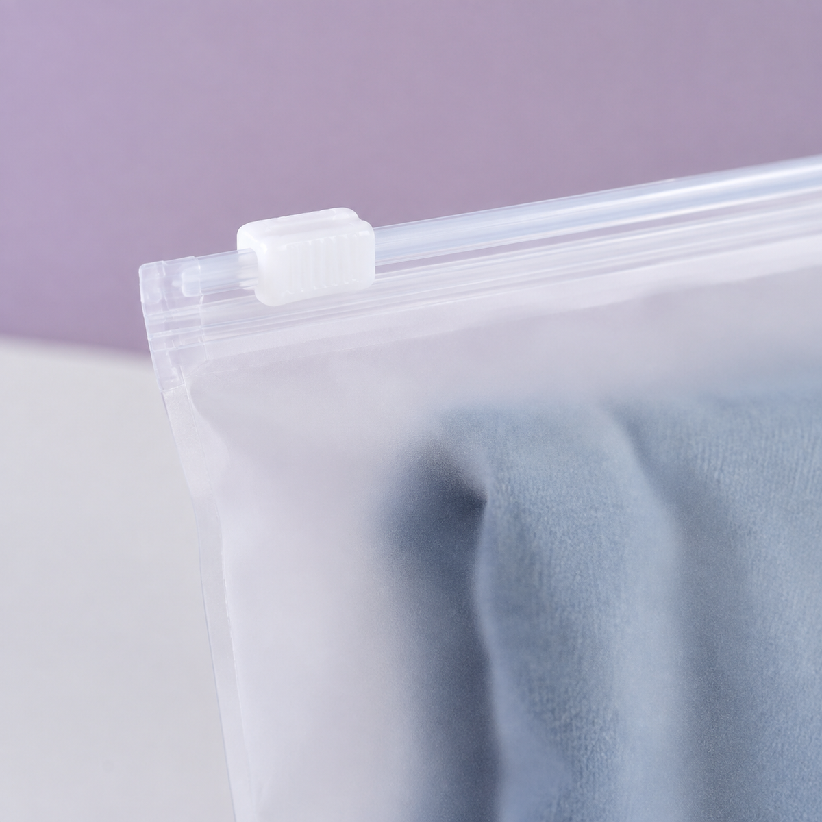 Smart Storage Pouch — zip detail